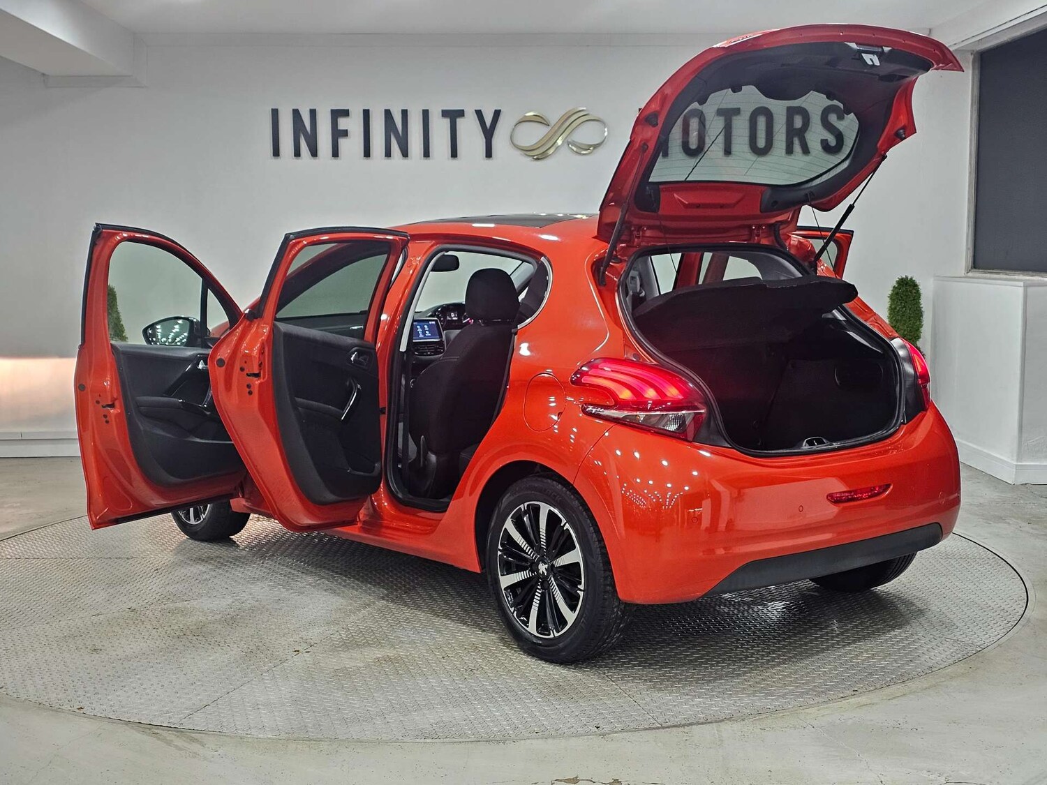 Used Peugeot 208 2018 for sale - 76972476: Photo 46