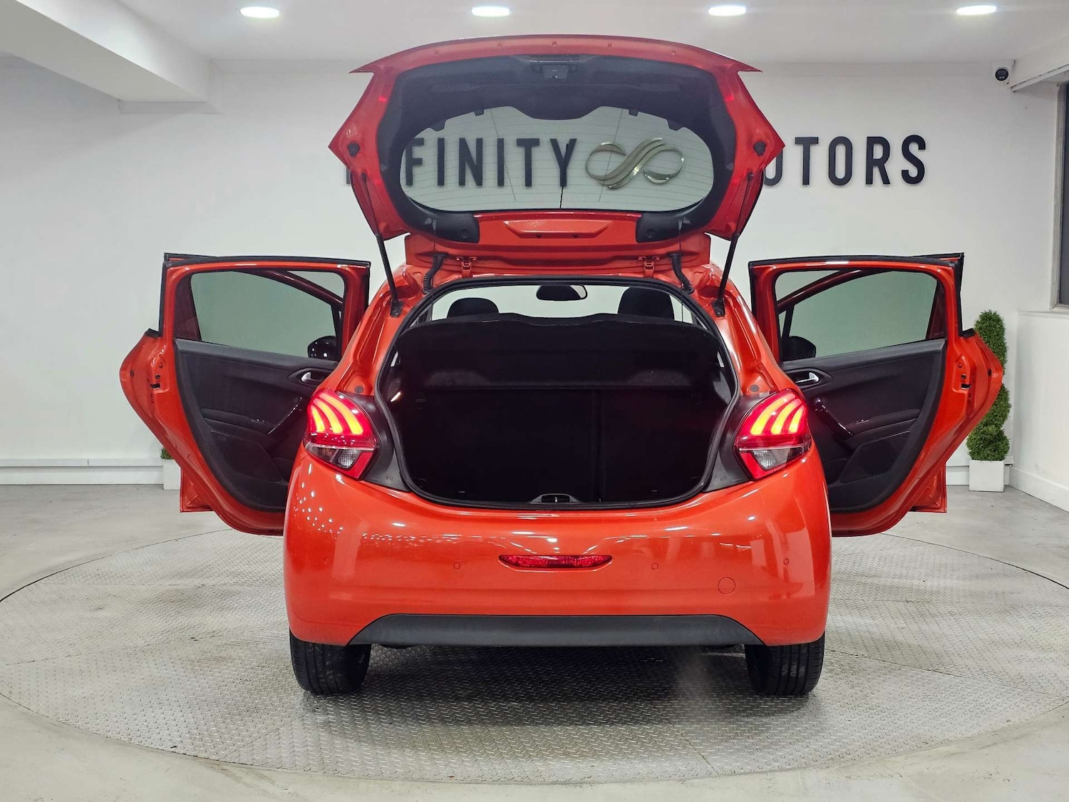 Used Peugeot 208 2018 for sale - 76972476: Photo 47