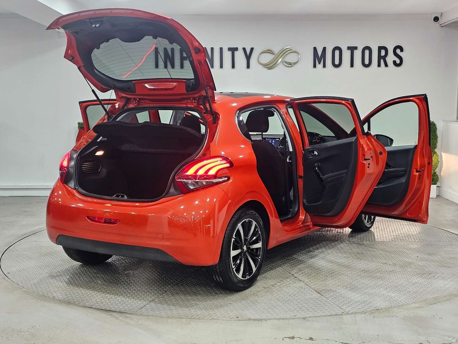 Used Peugeot 208 2018 for sale - 76972476: Photo 48