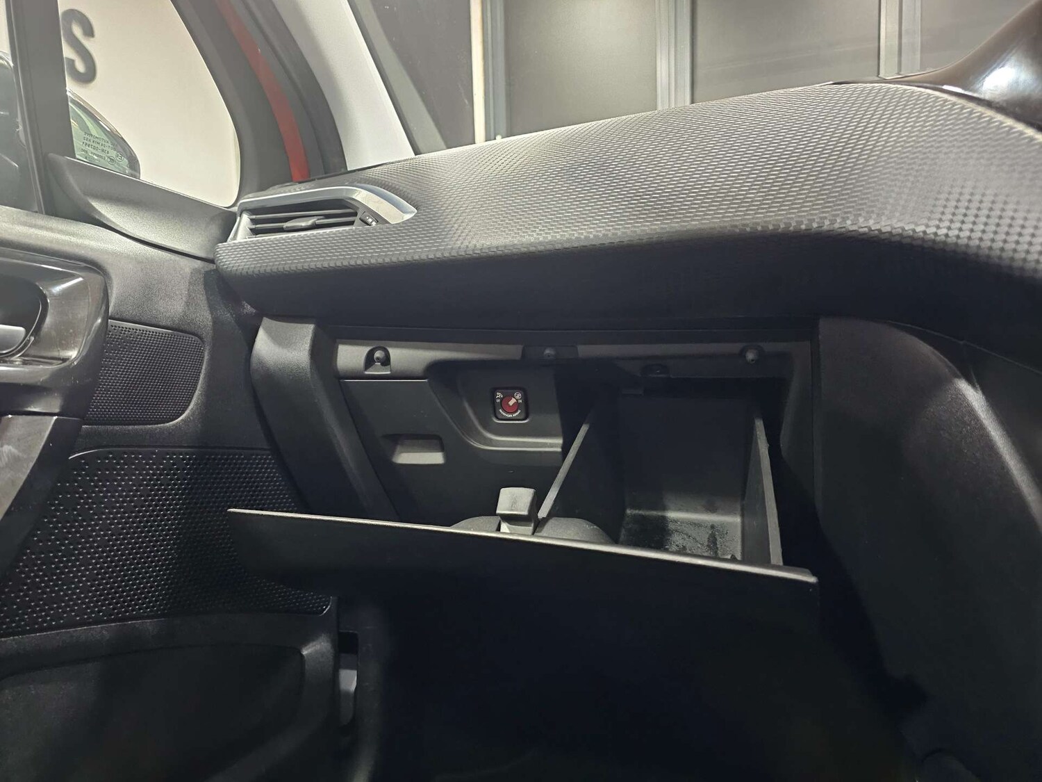 Used Peugeot 208 2018 for sale - 76972476: Photo 71