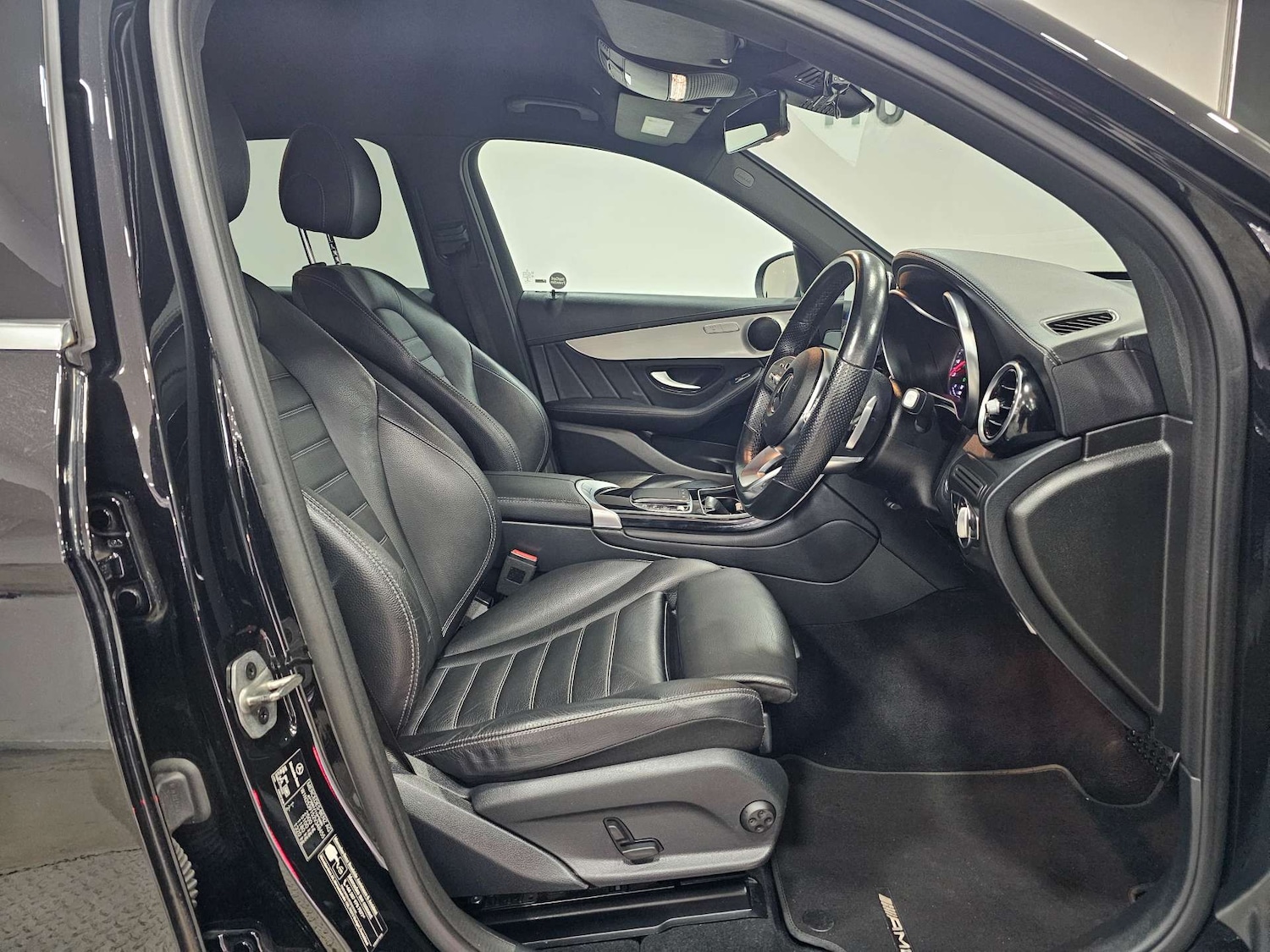 Used Mercedes-Benz GLC 2022 for sale - 77449503: Photo 3