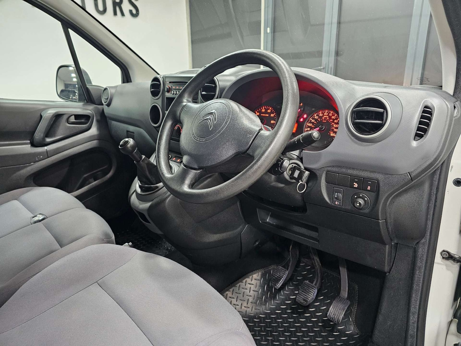 Used Citroen Berlingo 2015 for sale - 76972412: Photo 3