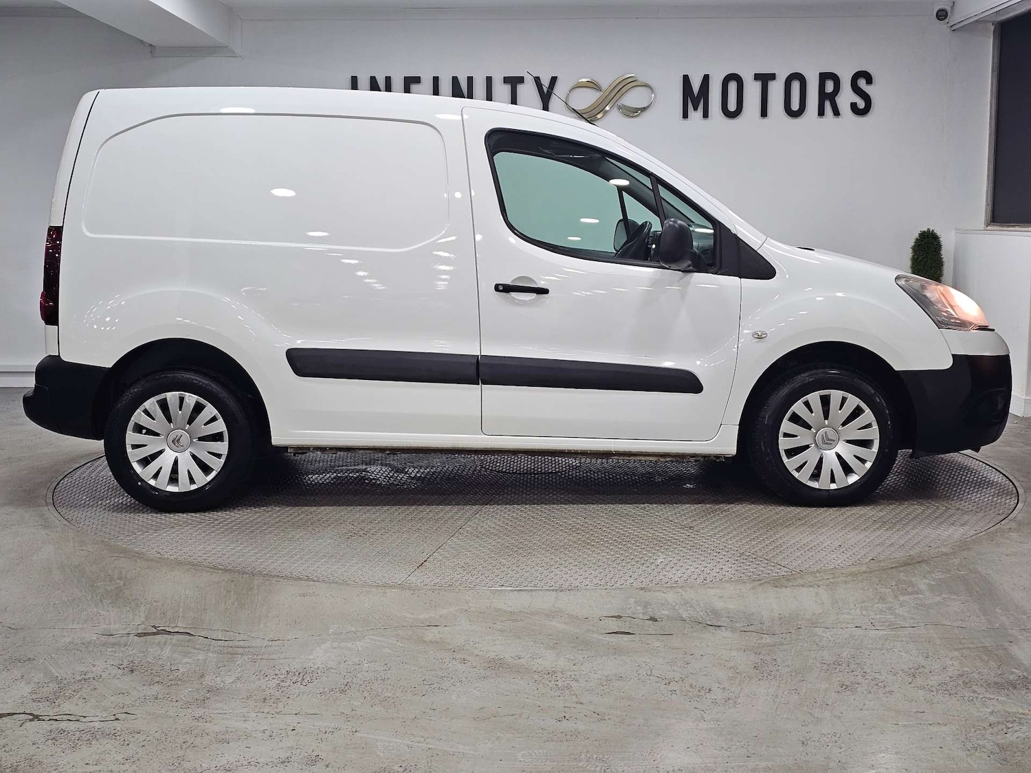 Used Citroen Berlingo 2015 for sale - 76972412: Photo 35