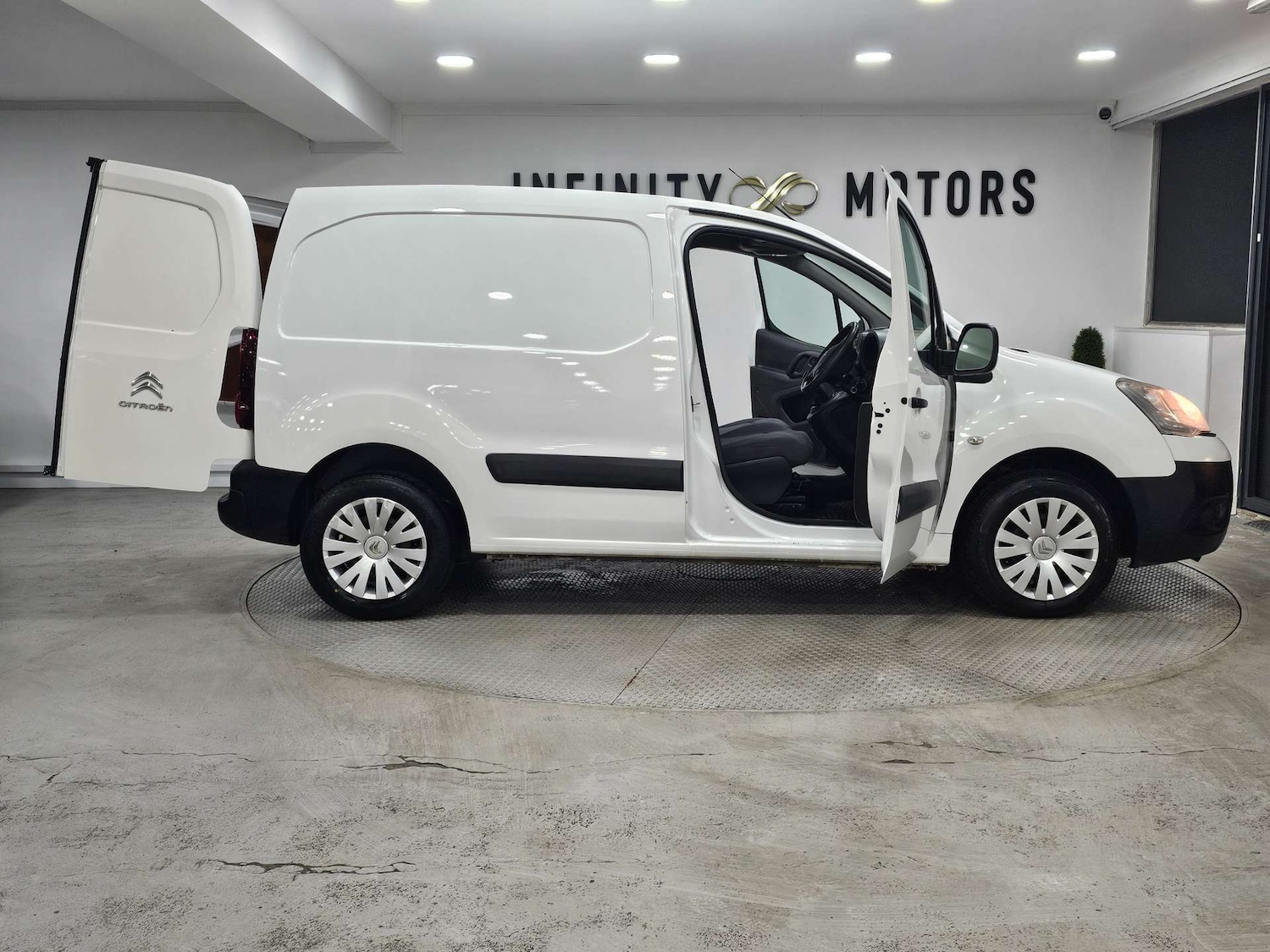 Used Citroen Berlingo 2015 for sale - 76972412: Photo 42