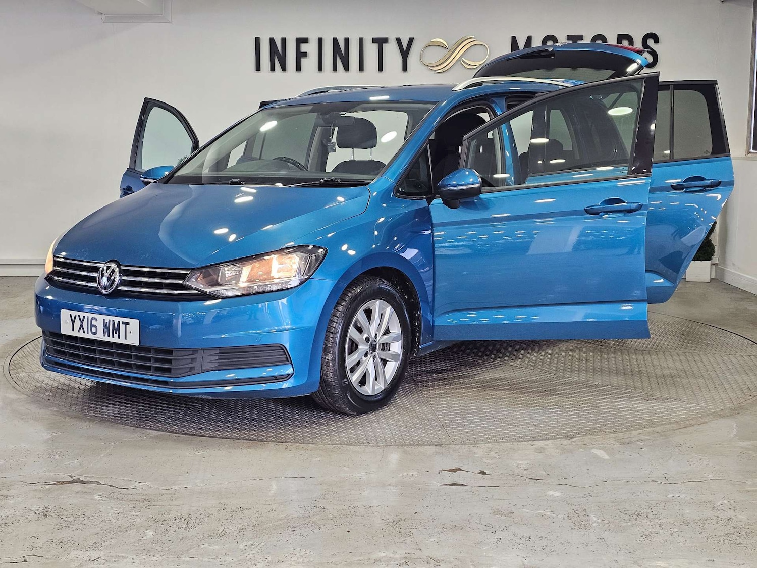 Used Volkswagen Touran 2016 for sale - 77168079: Photo 33