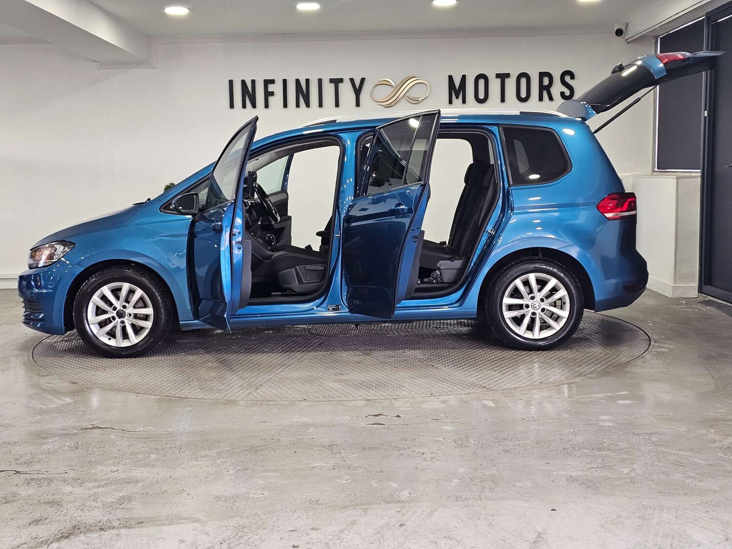 Used Volkswagen Touran 2016 for sale - 77168079: Photo 34