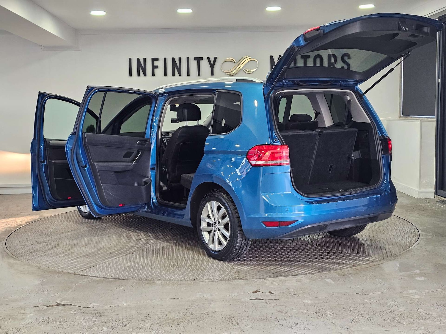 Used Volkswagen Touran 2016 for sale - 77168079: Photo 35