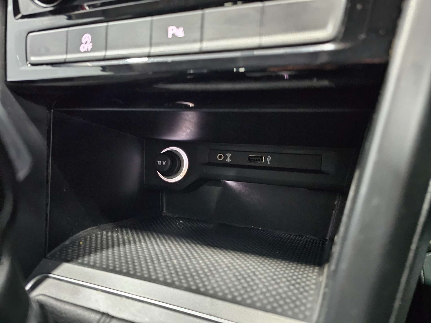 Used Volkswagen Touran 2016 for sale - 77168079: Photo 56