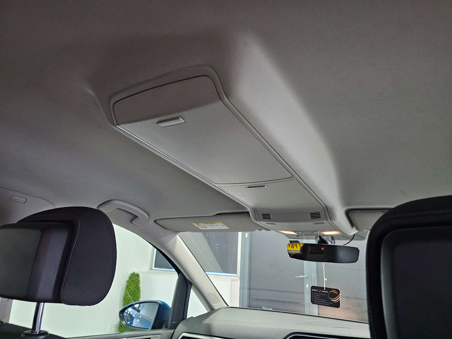 Used Volkswagen Touran 2016 for sale - 77168079: Photo 71