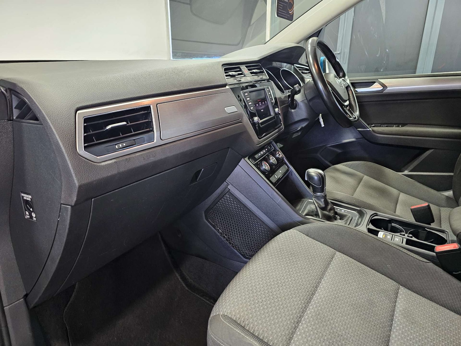 Used Volkswagen Touran 2016 for sale - 77168079: Photo 84