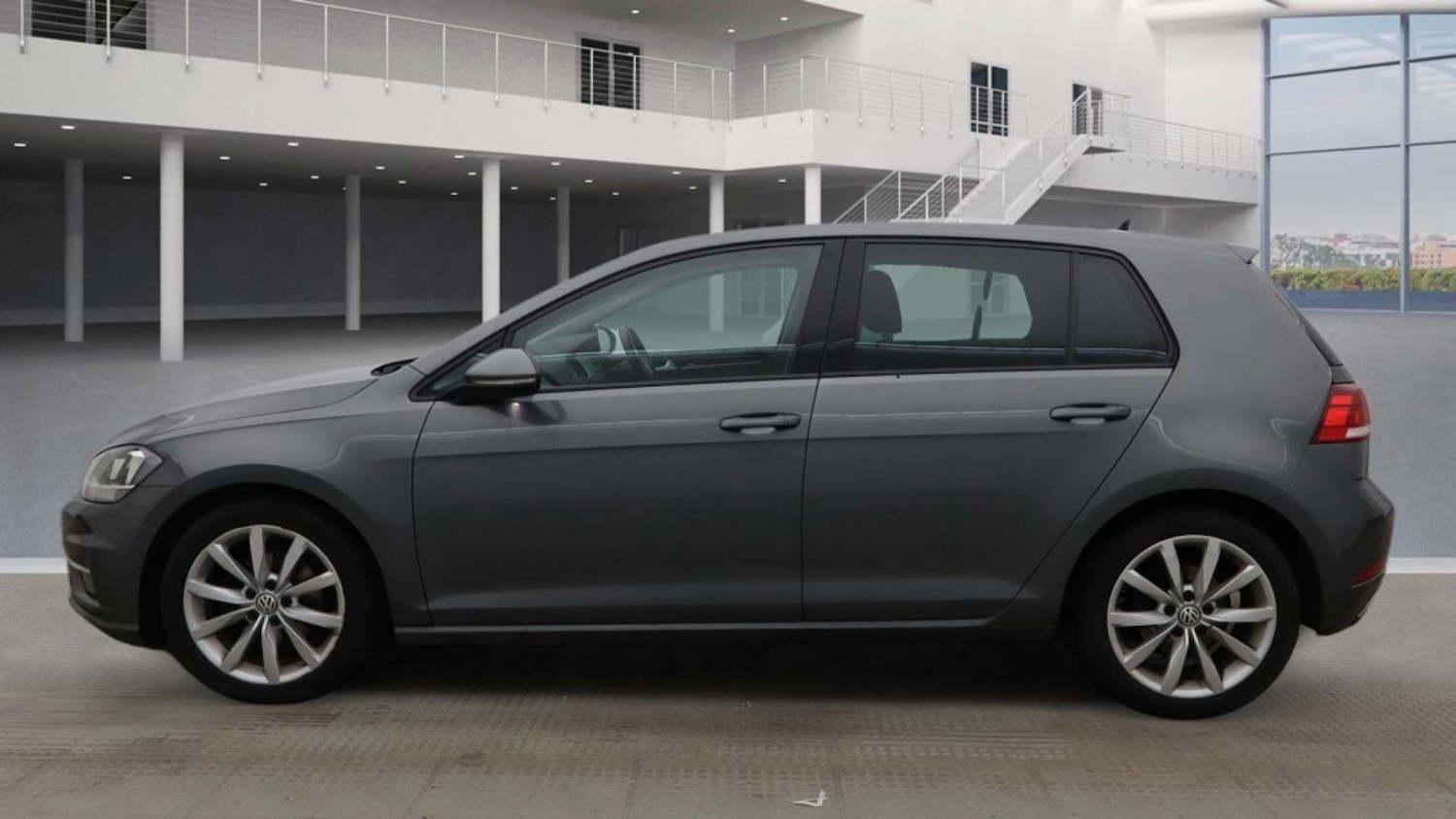 Used Volkswagen Golf 2017 for sale - 77301740: Photo 8