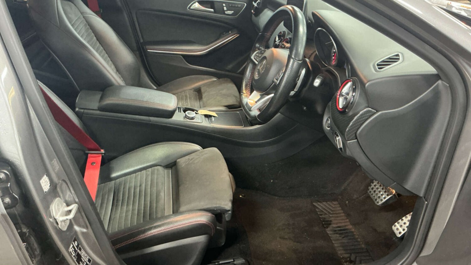 Used Mercedes-Benz A-Class 2016 for sale - 77398504: Photo 11