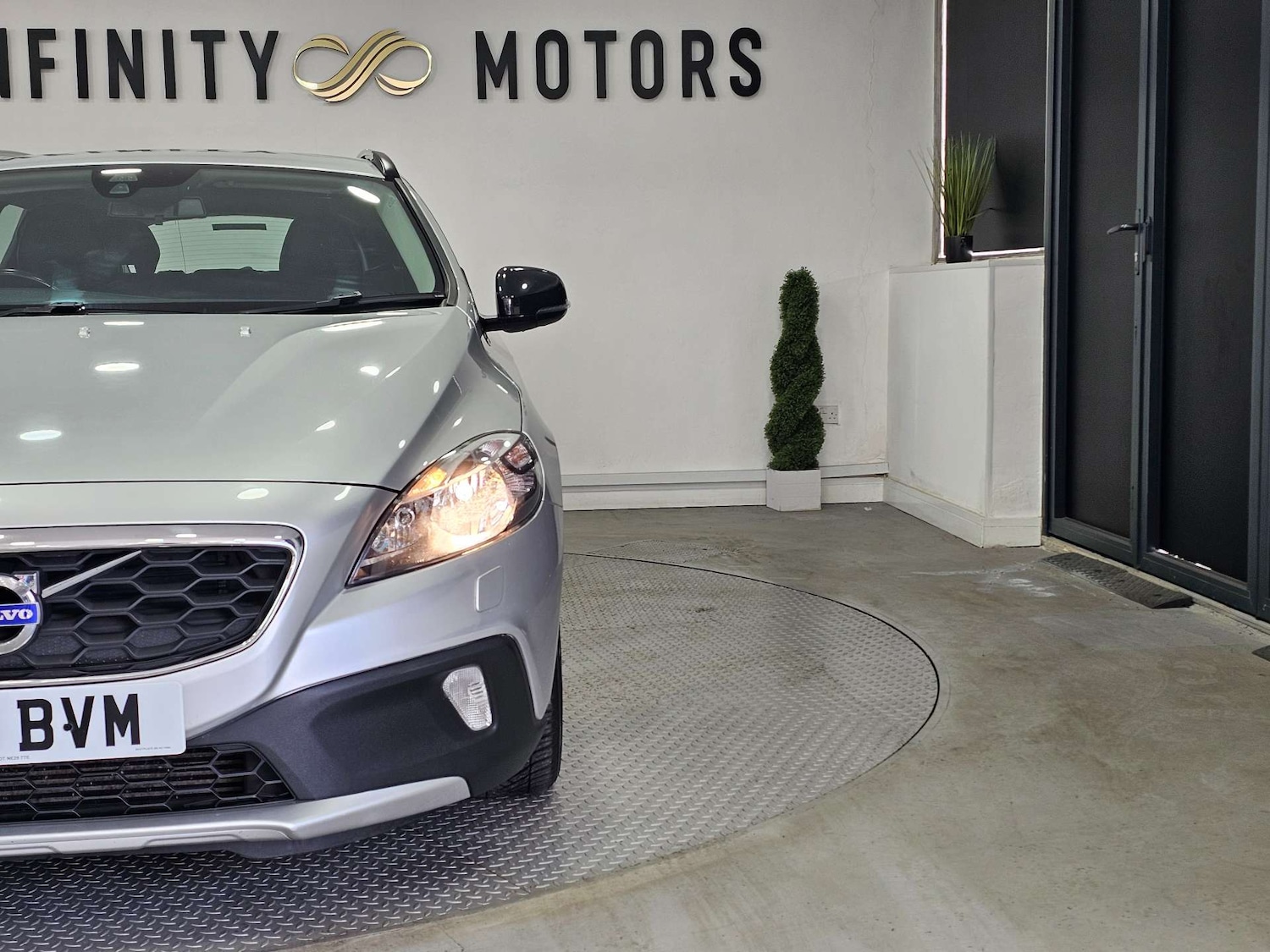 Used Volvo V40 2016 for sale - 77129050: Photo 11