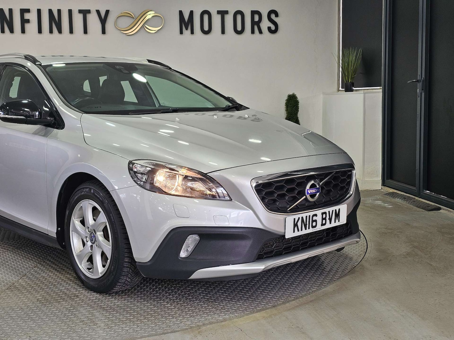 Used Volvo V40 2016 for sale - 77129050: Photo 14