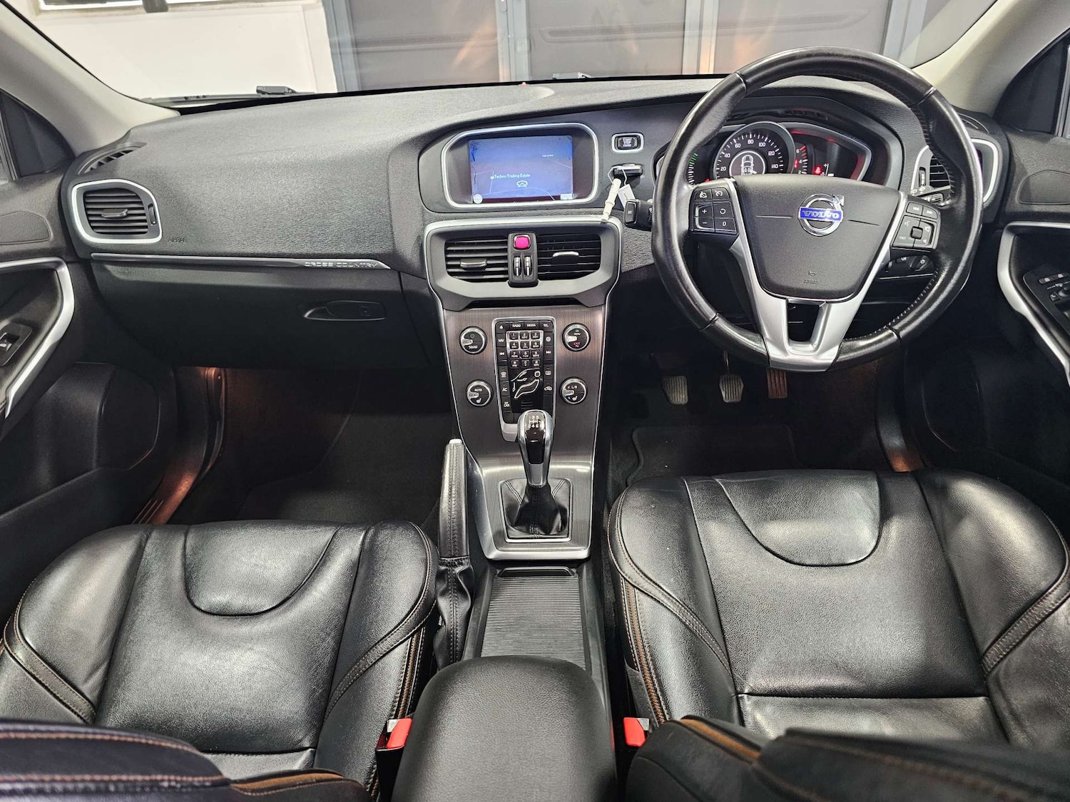 Used Volvo V40 2016 for sale - 77129050: Photo 15