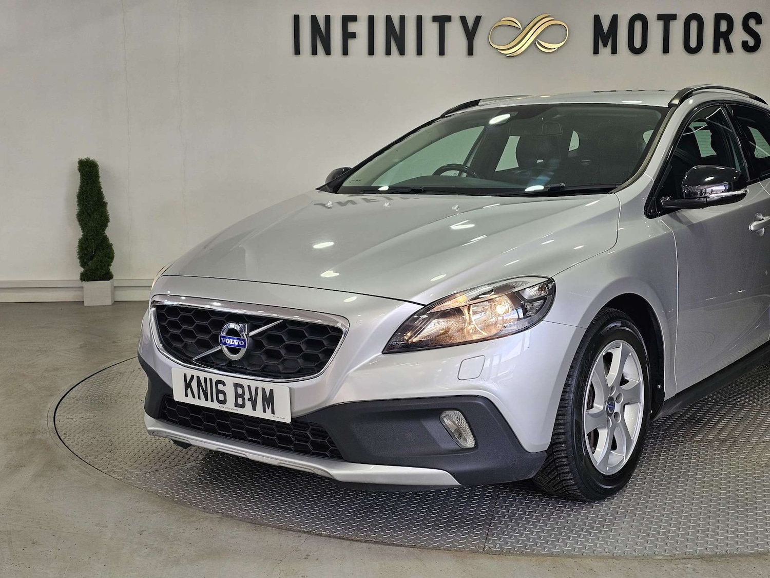Used Volvo V40 2016 for sale - 77129050: Photo 17