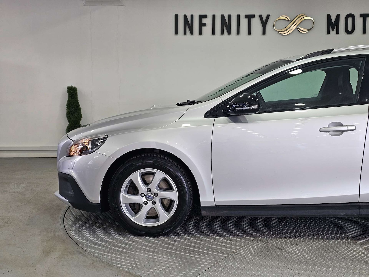 Used Volvo V40 2016 for sale - 77129050: Photo 22