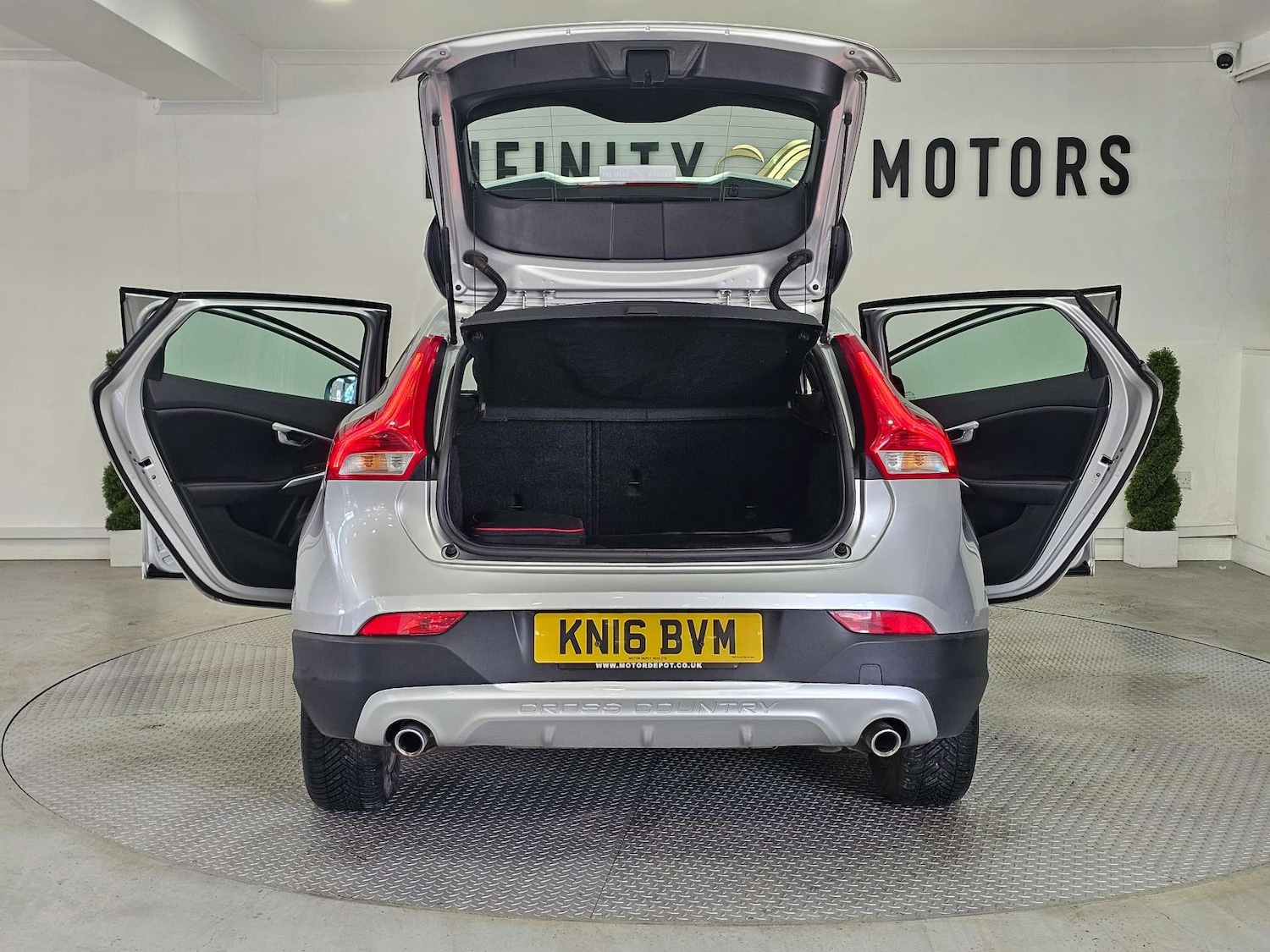 Used Volvo V40 2016 for sale - 77129050: Photo 47