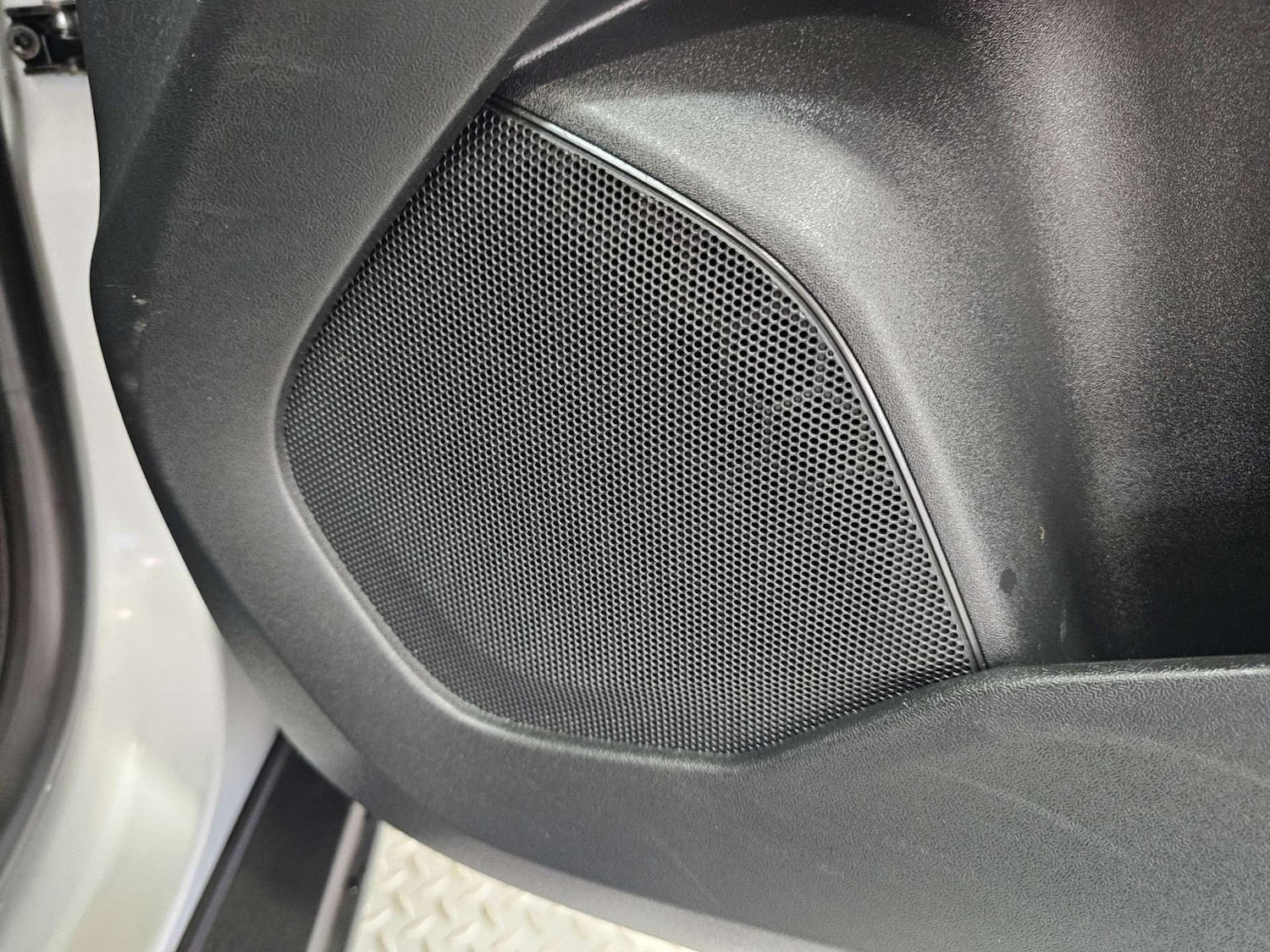 Used Volvo V40 2016 for sale - 77129050: Photo 54