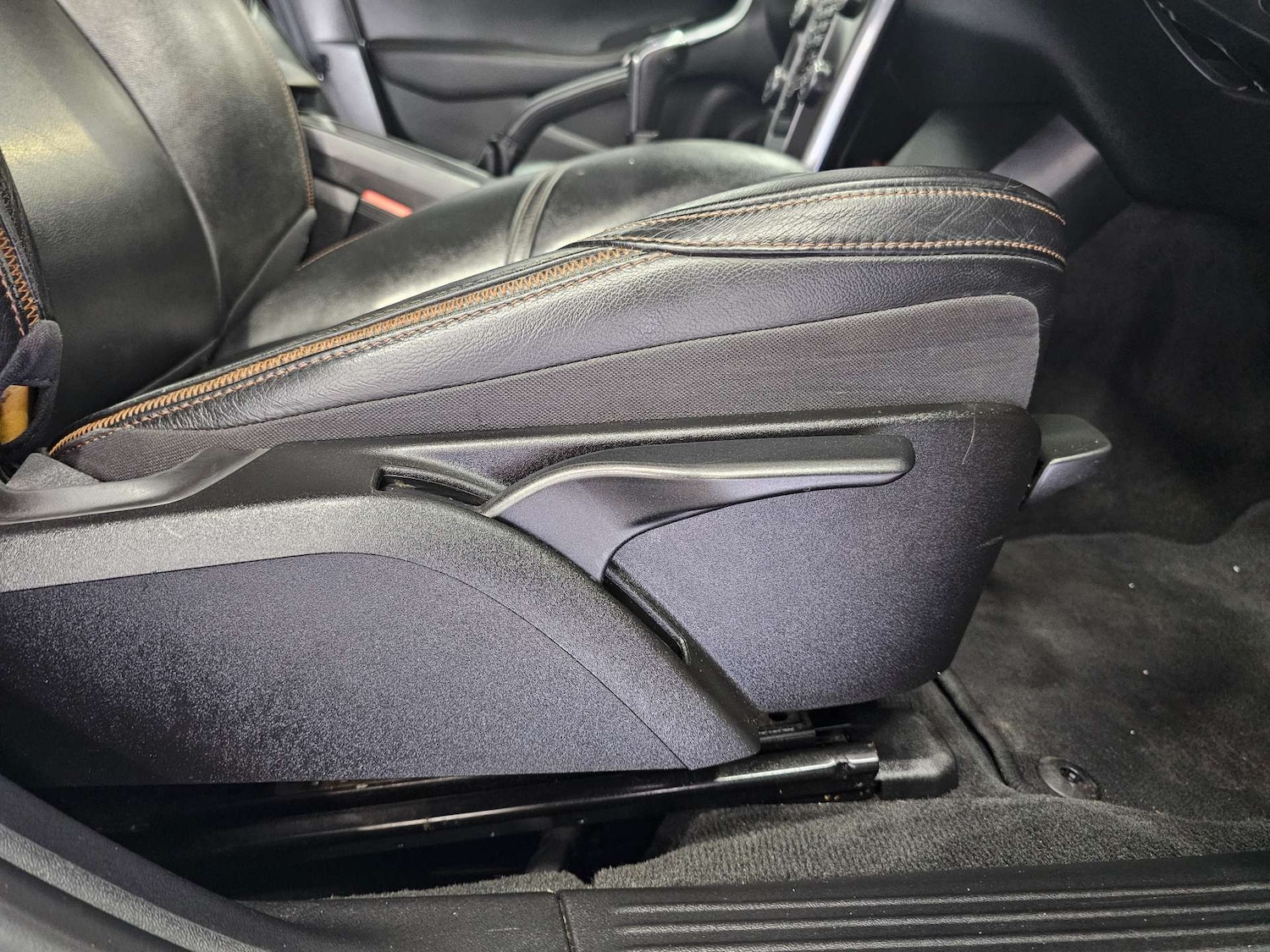 Used Volvo V40 2016 for sale - 77129050: Photo 55