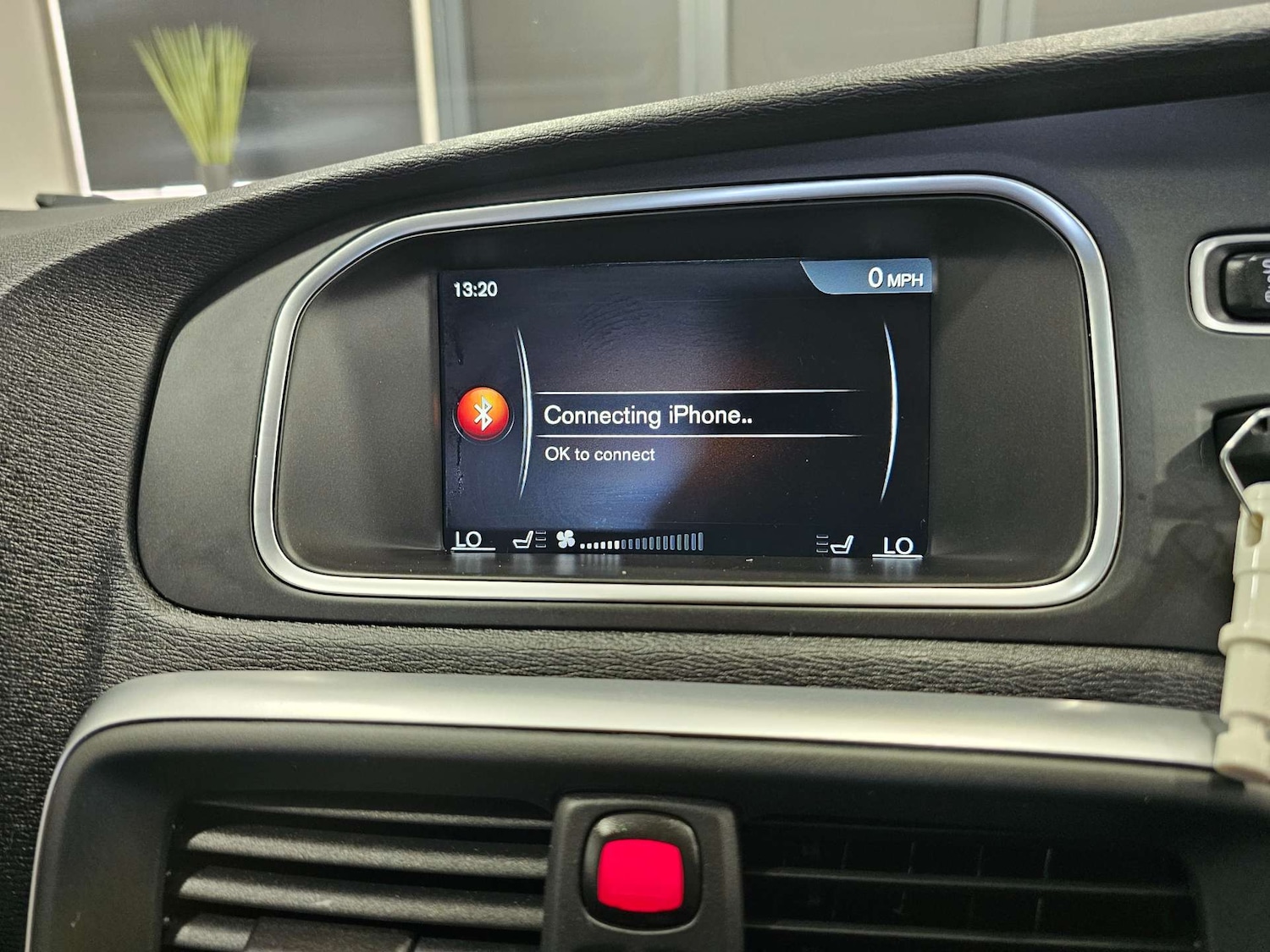 Used Volvo V40 2016 for sale - 77129050: Photo 66