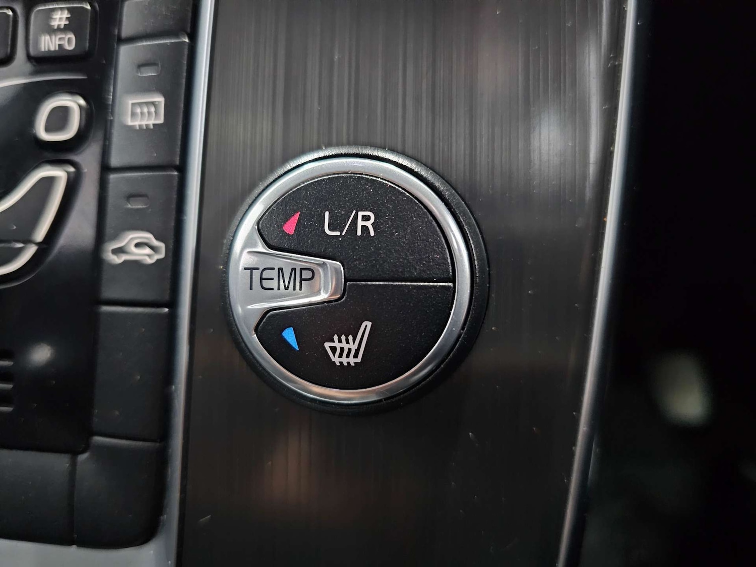 Used Volvo V40 2016 for sale - 77129050: Photo 7