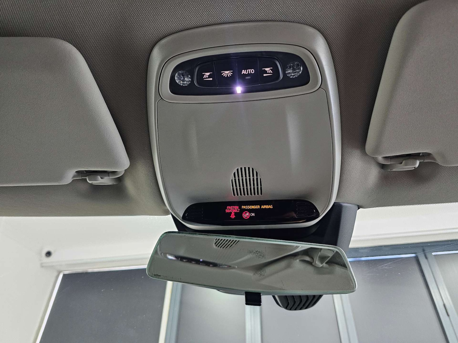 Used Volvo V40 2016 for sale - 77129050: Photo 70