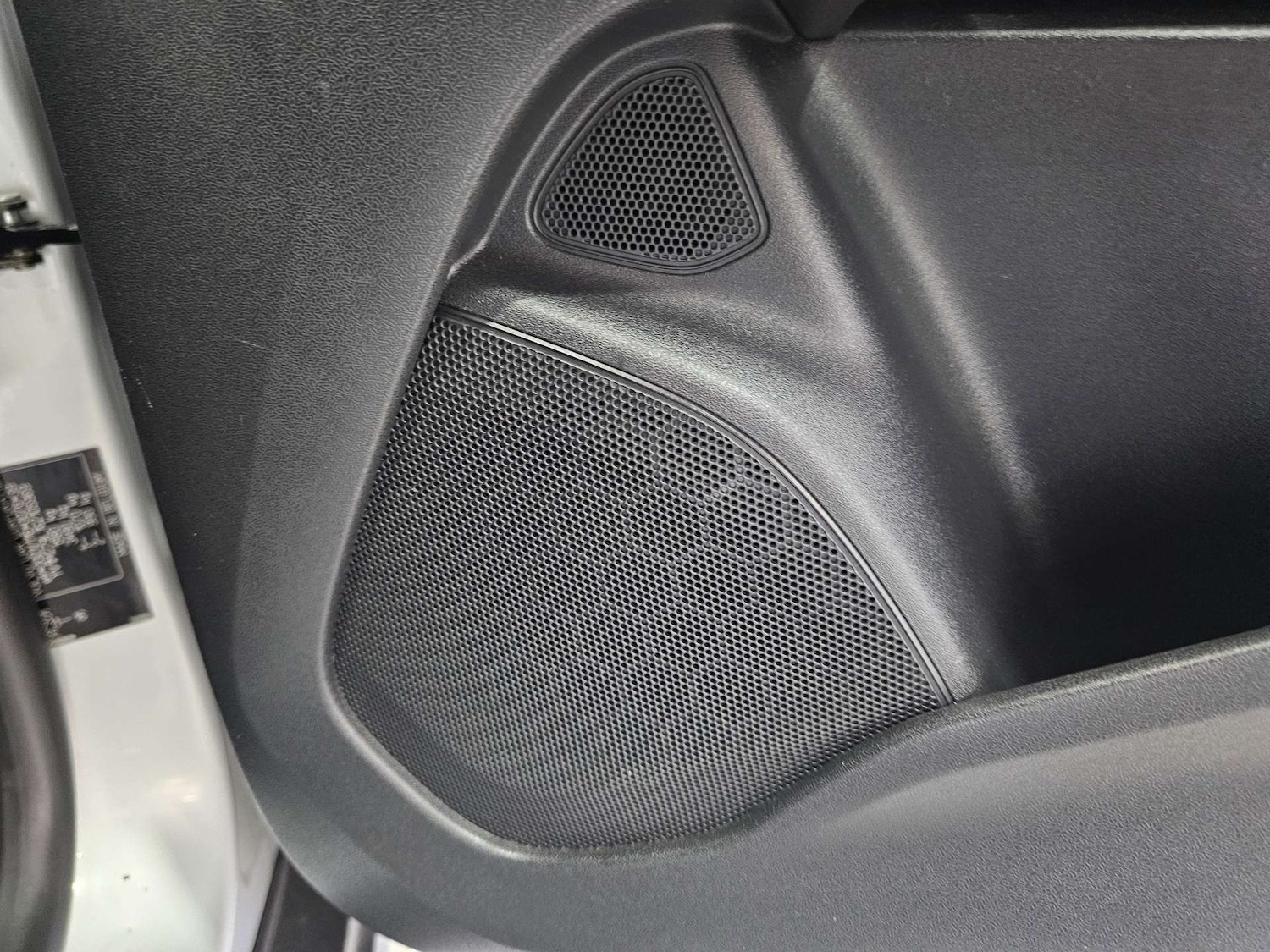 Used Volvo V40 2016 for sale - 77129050: Photo 76