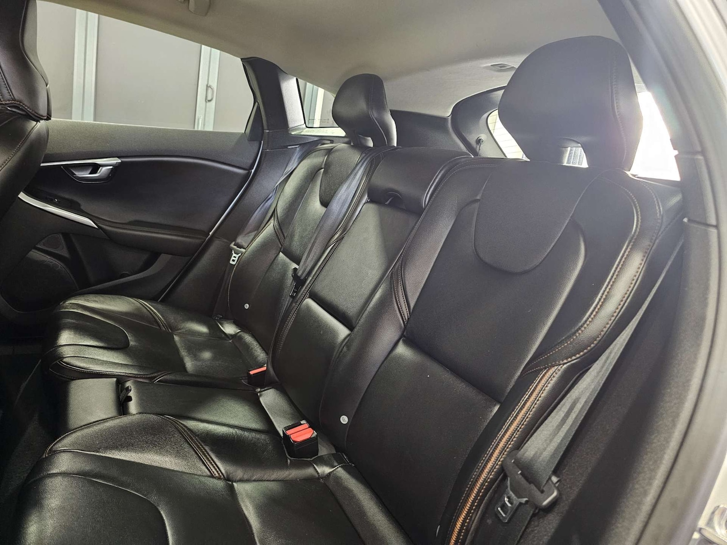 Used Volvo V40 2016 for sale - 77129050: Photo 86