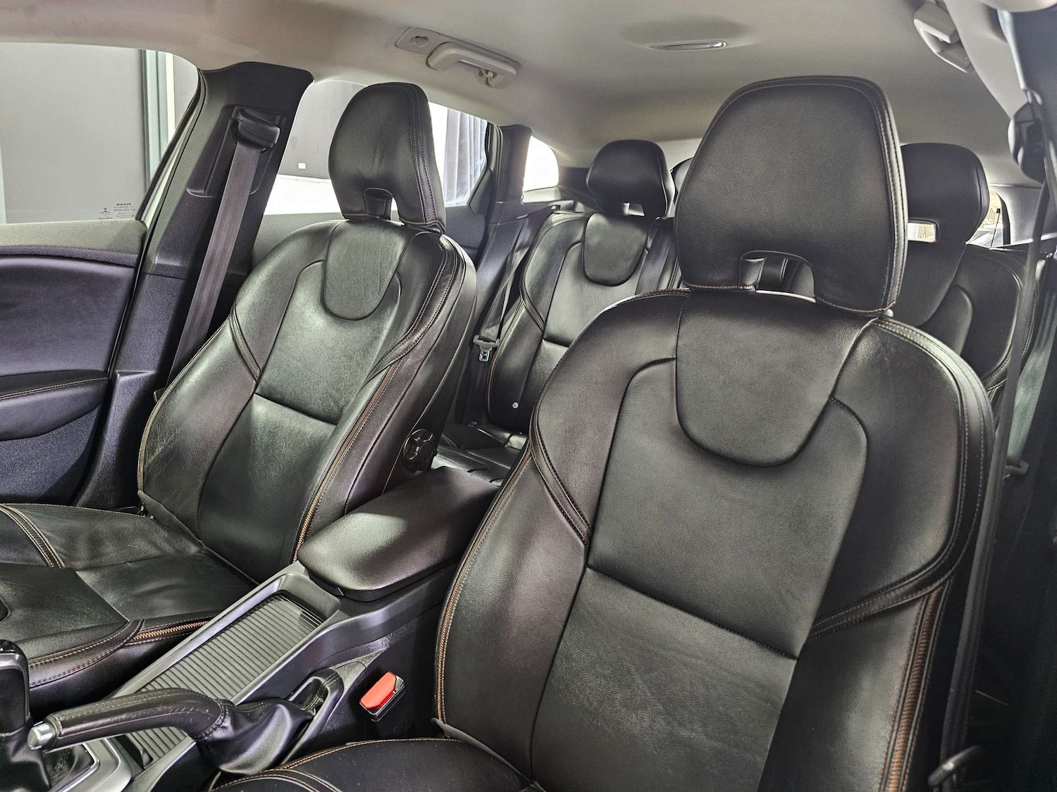 Used Volvo V40 2016 for sale - 77129050: Photo 91