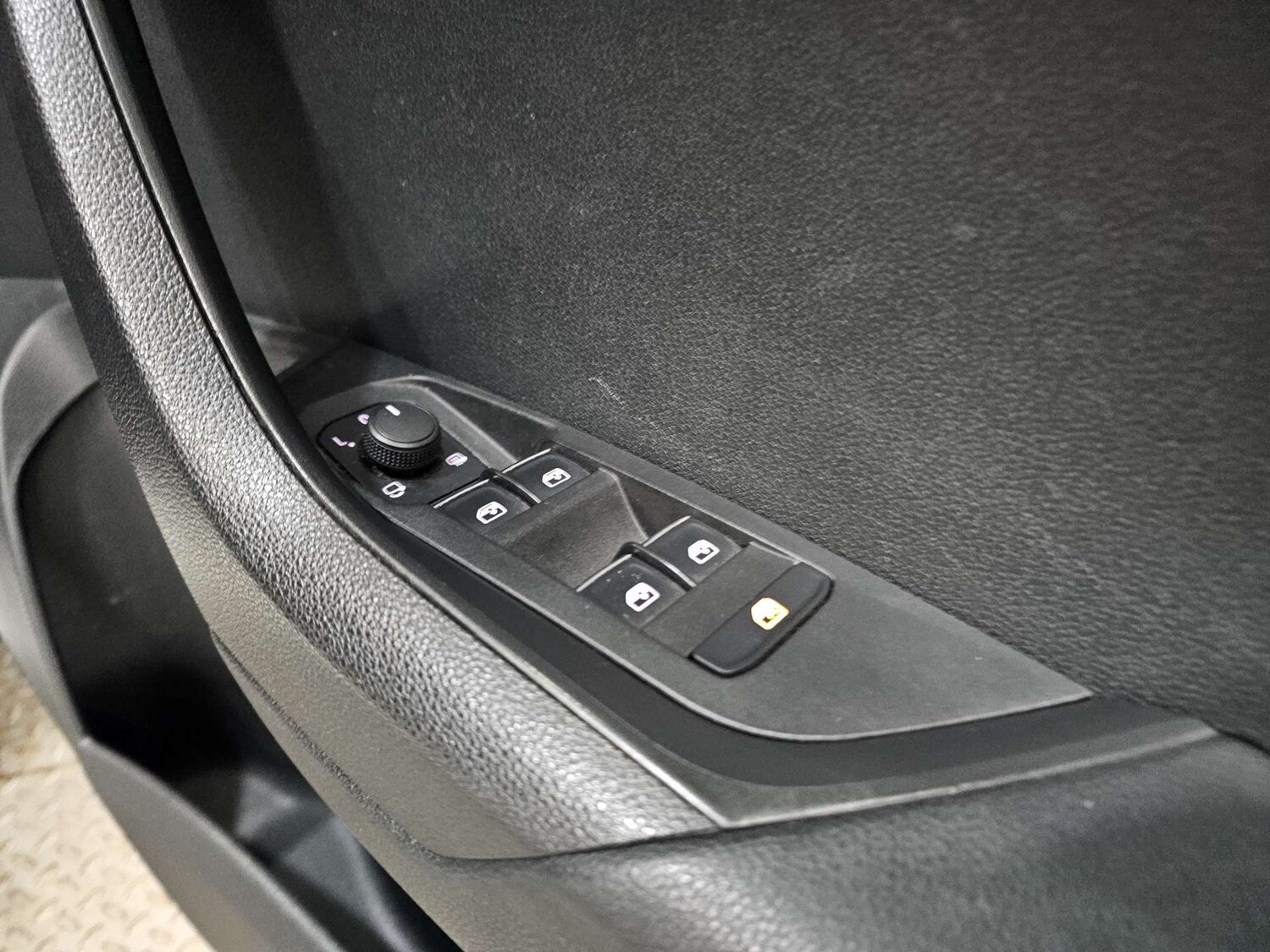 Used Skoda Karoq 2018 for sale - 78211869: Photo 55