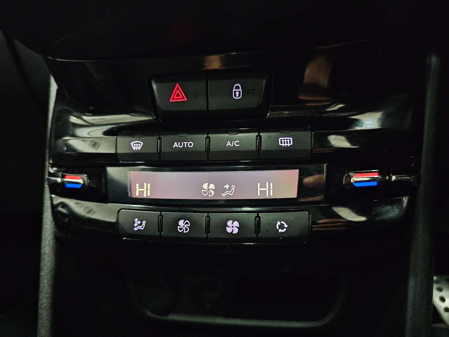 Used Peugeot 2008 2016 for sale - 78131947: Photo 13