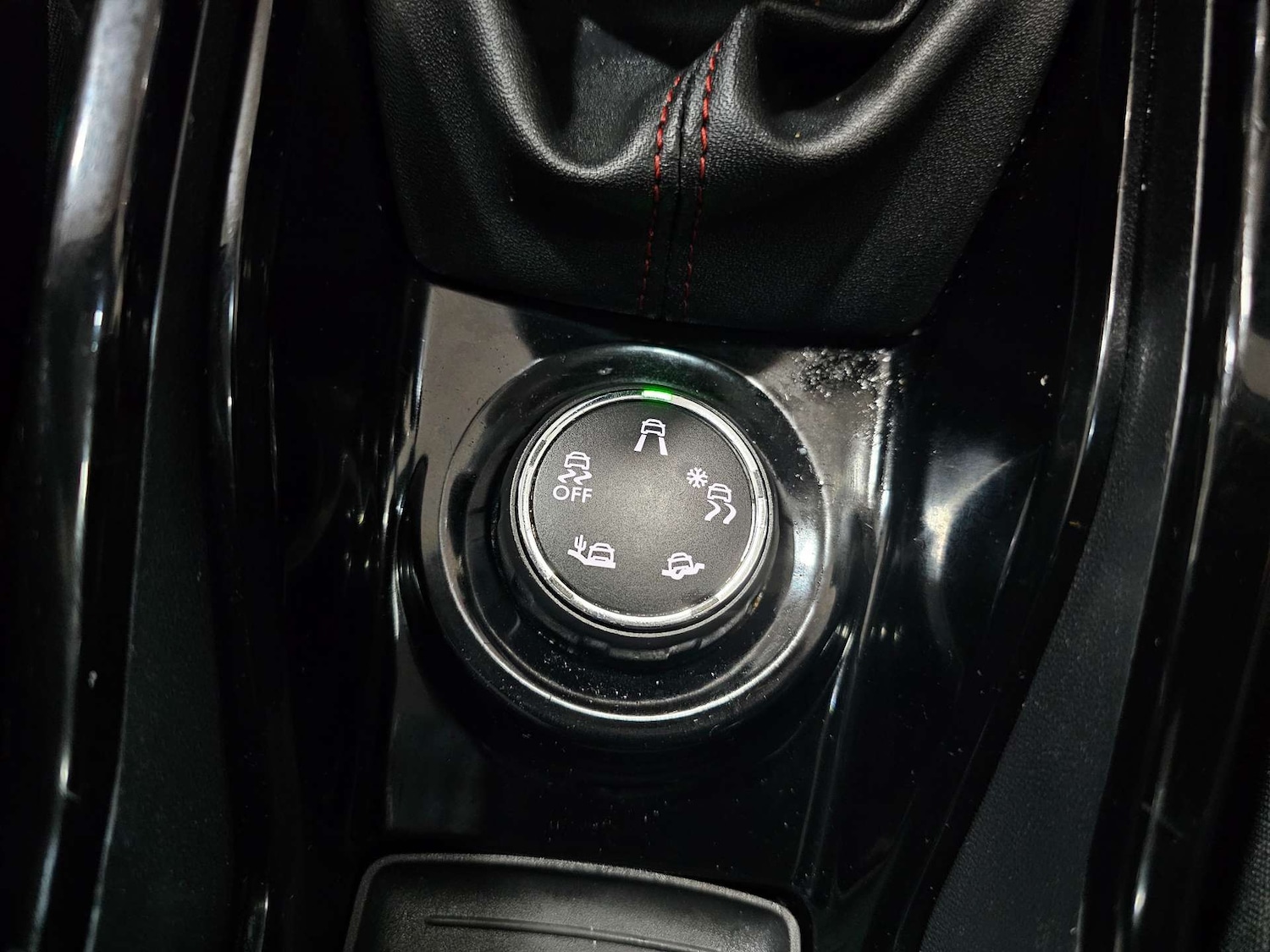 Used Peugeot 2008 2016 for sale - 78131947: Photo 30