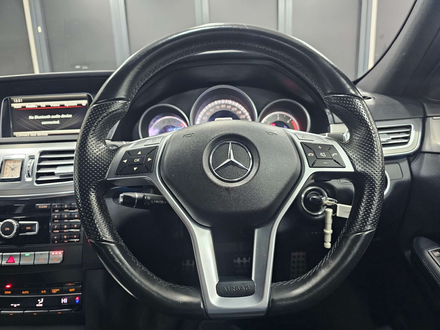 Used Mercedes-Benz E Class 2015 for sale - 76972350: Photo 10