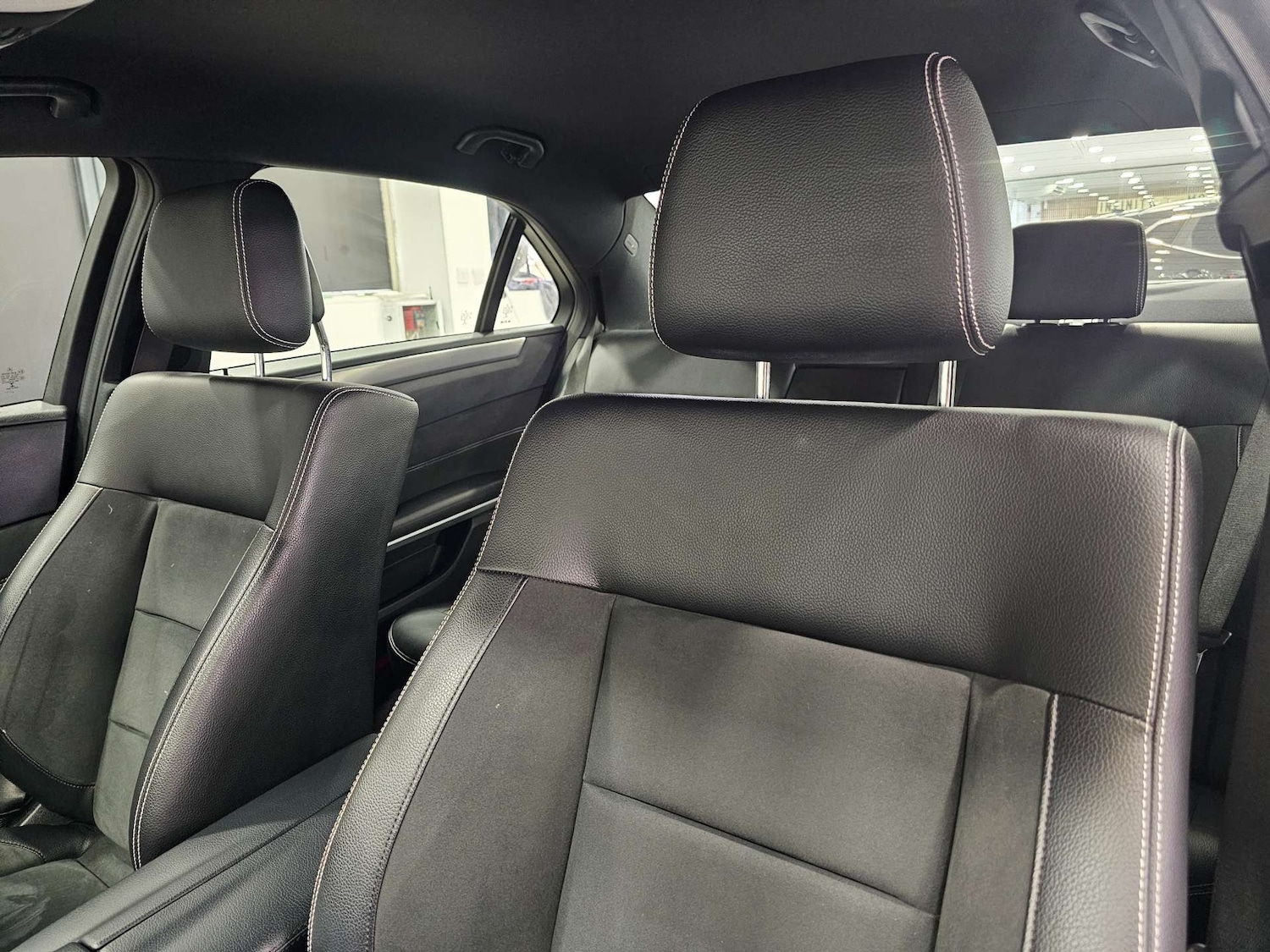 Used Mercedes-Benz E Class 2015 for sale - 76972350: Photo 100