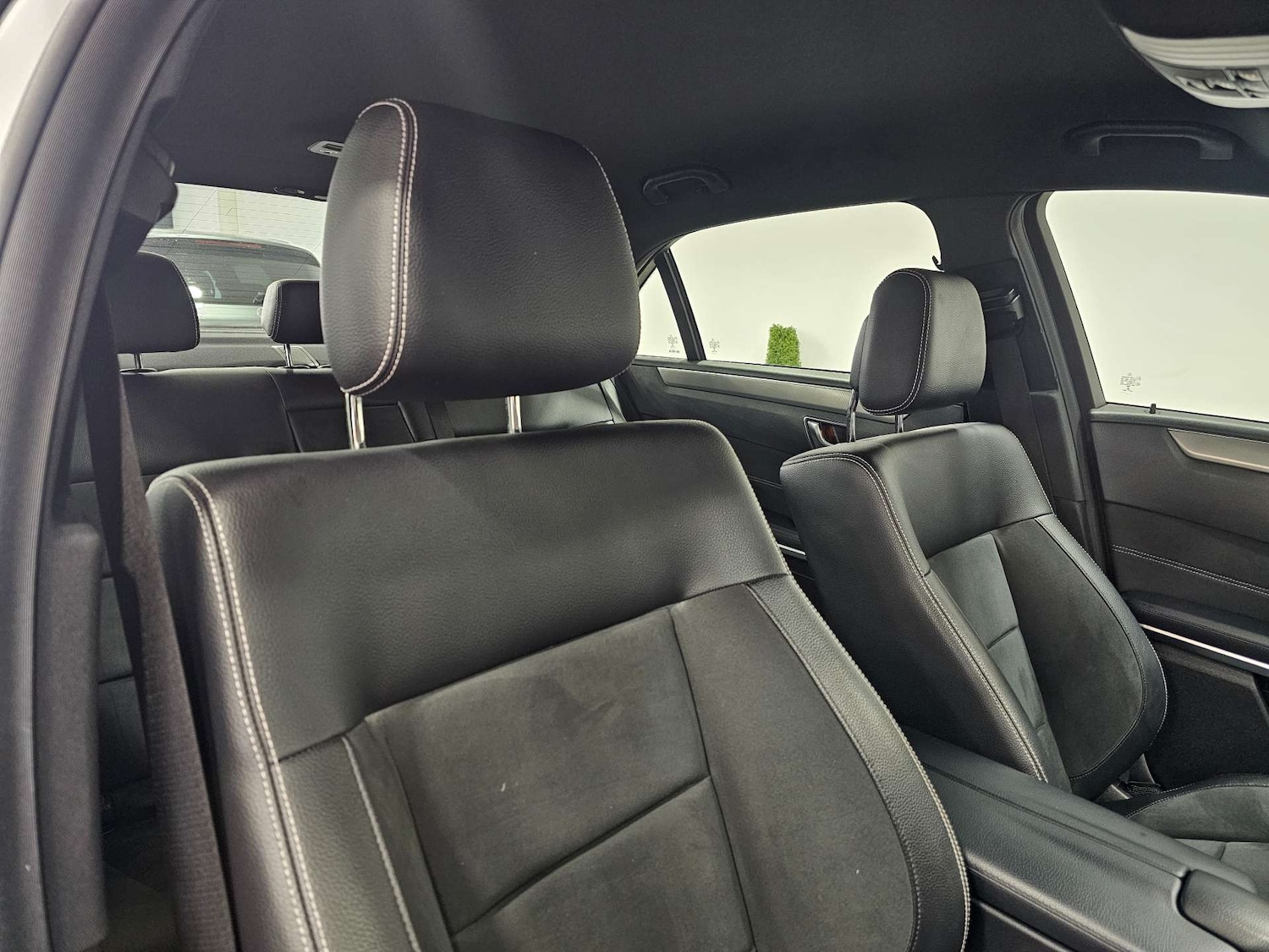 Used Mercedes-Benz E Class 2015 for sale - 76972350: Photo 13