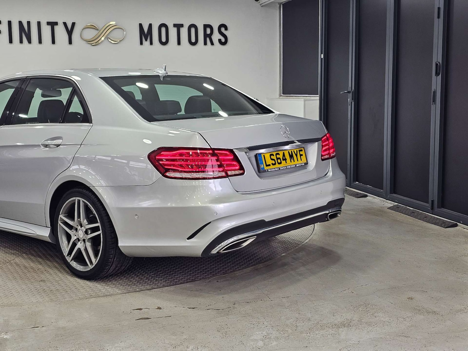 Used Mercedes-Benz E Class 2015 for sale - 76972350: Photo 25