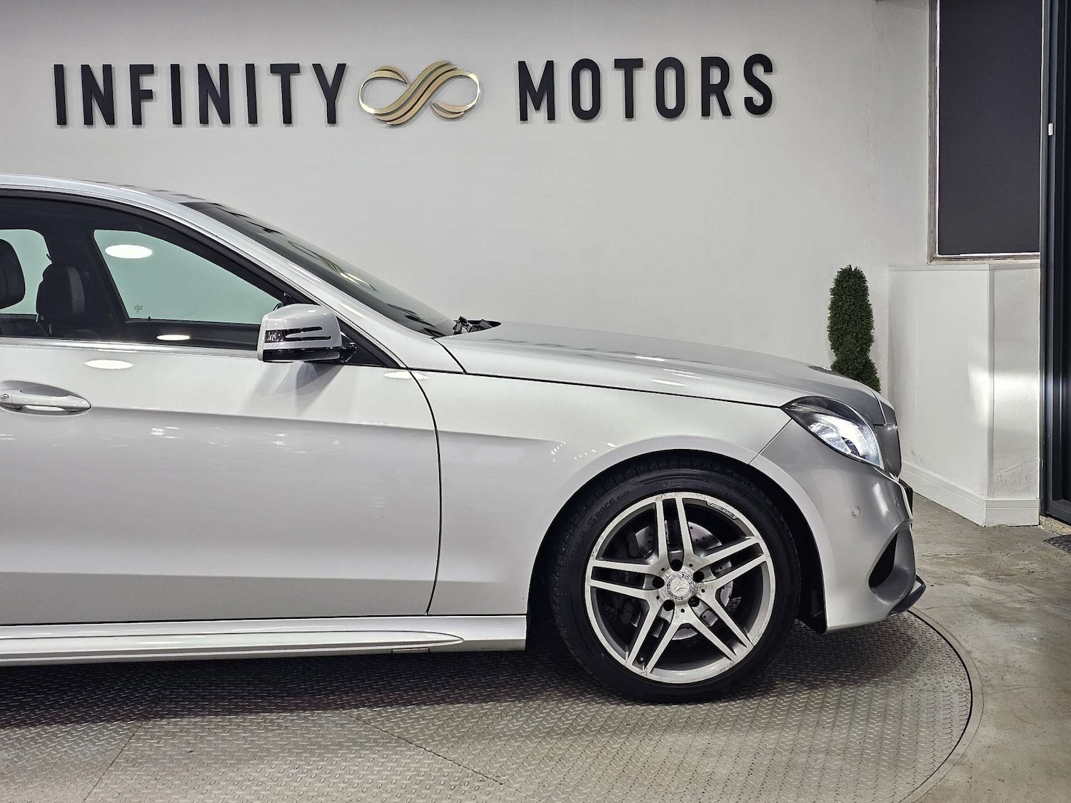 Used Mercedes-Benz E Class 2015 for sale - 76972350: Photo 35