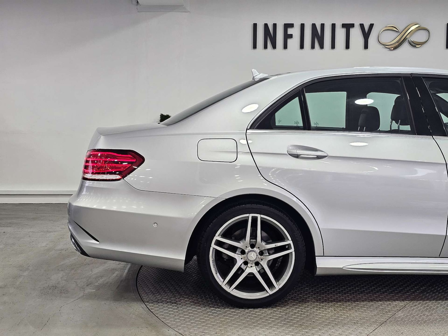 Used Mercedes-Benz E Class 2015 for sale - 76972350: Photo 36