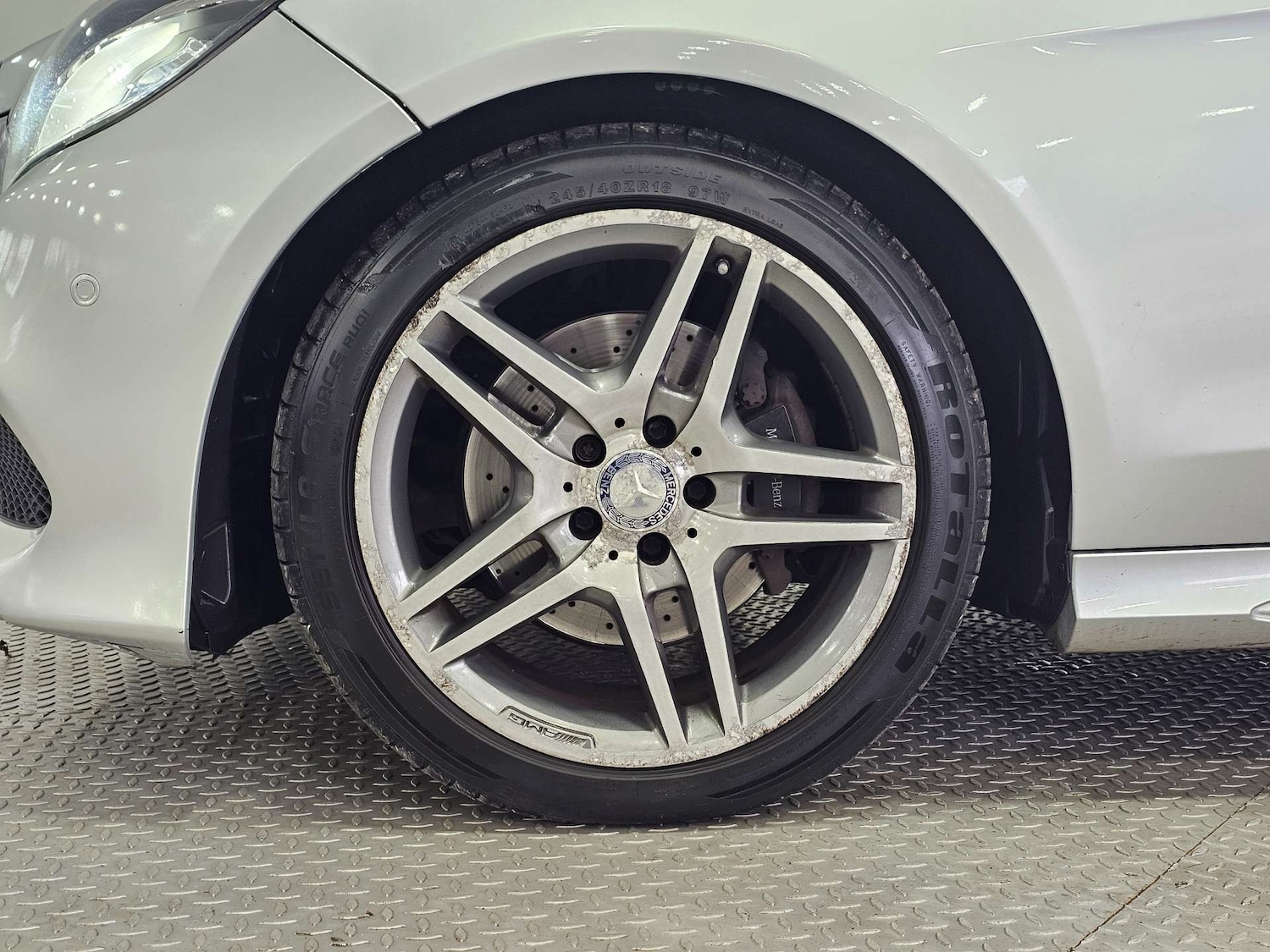 Used Mercedes-Benz E Class 2015 for sale - 76972350: Photo 41