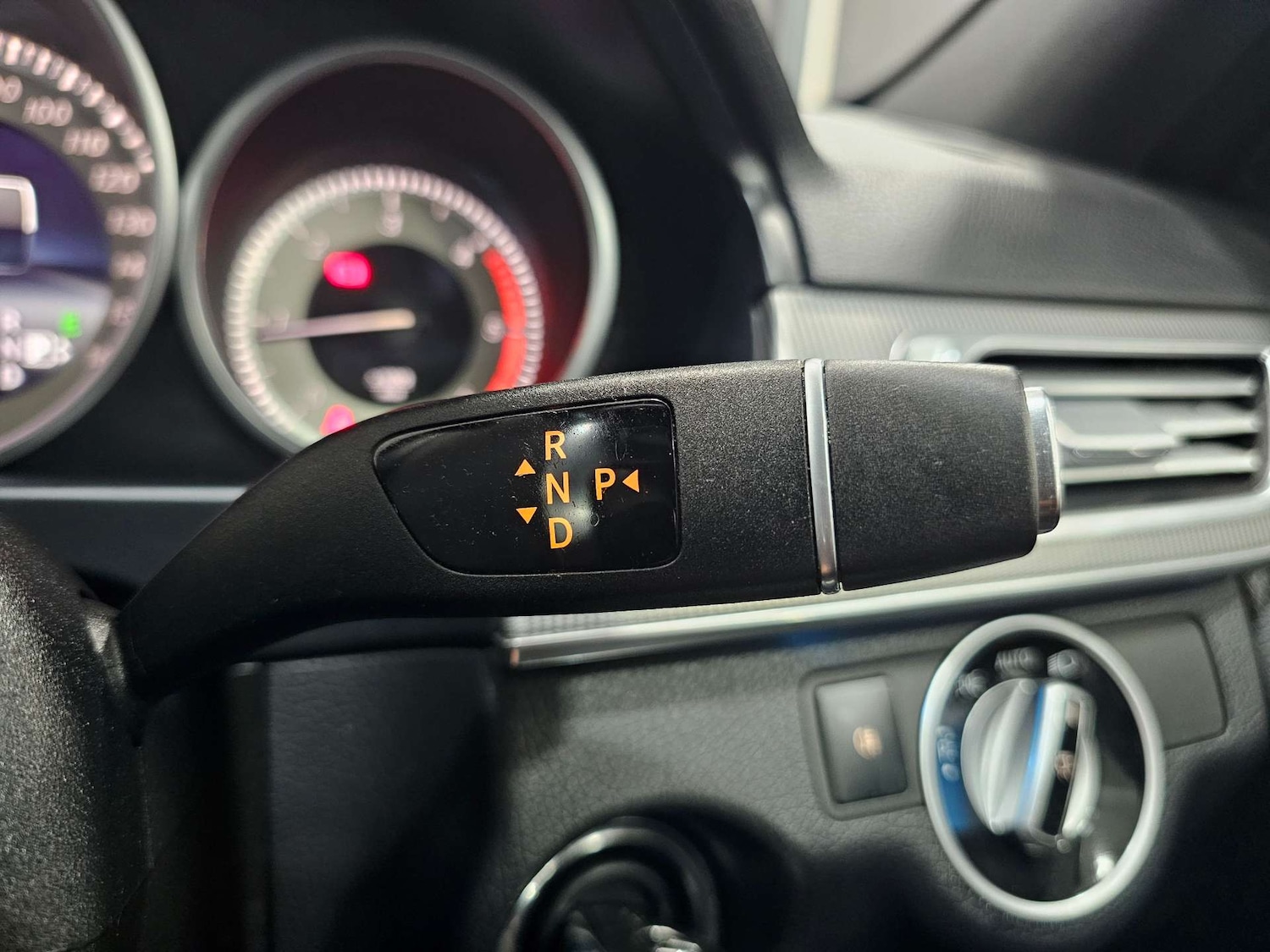 Used Mercedes-Benz E Class 2015 for sale - 76972350: Photo 56