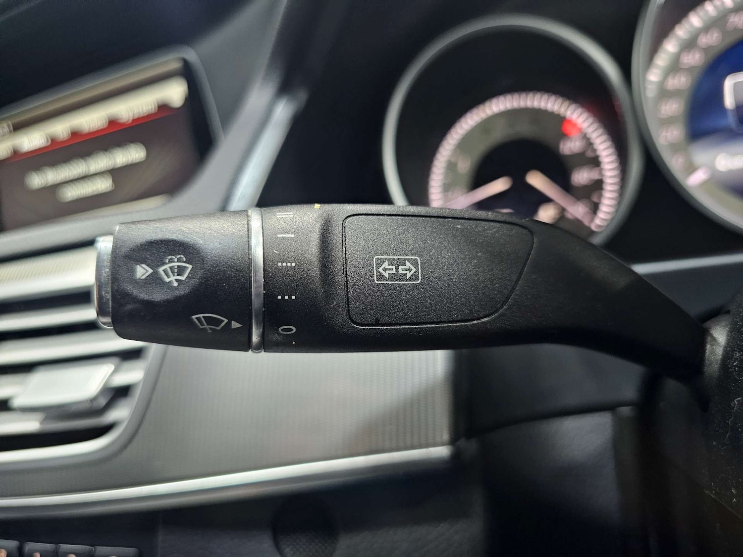 Used Mercedes-Benz E Class 2015 for sale - 76972350: Photo 57