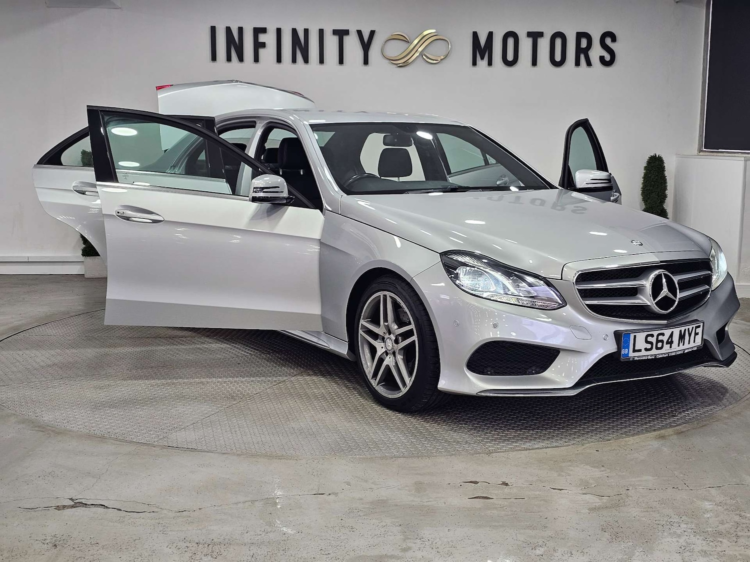 Used Mercedes-Benz E Class 2015 for sale - 76972350: Photo 58