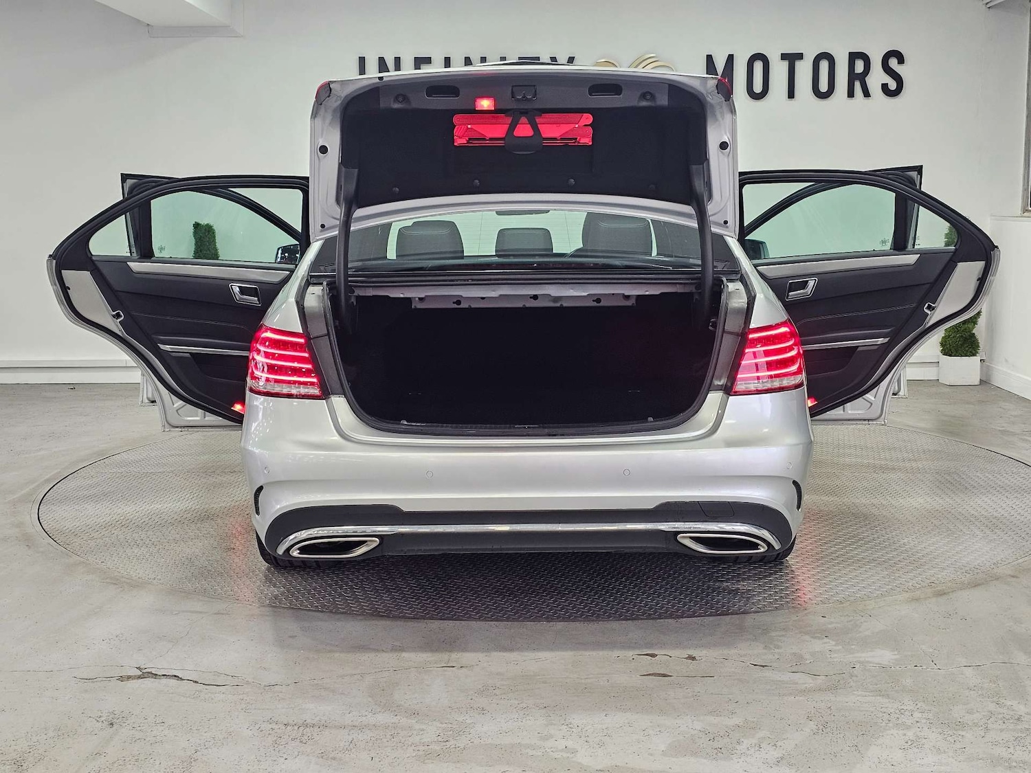 Used Mercedes-Benz E Class 2015 for sale - 76972350: Photo 67