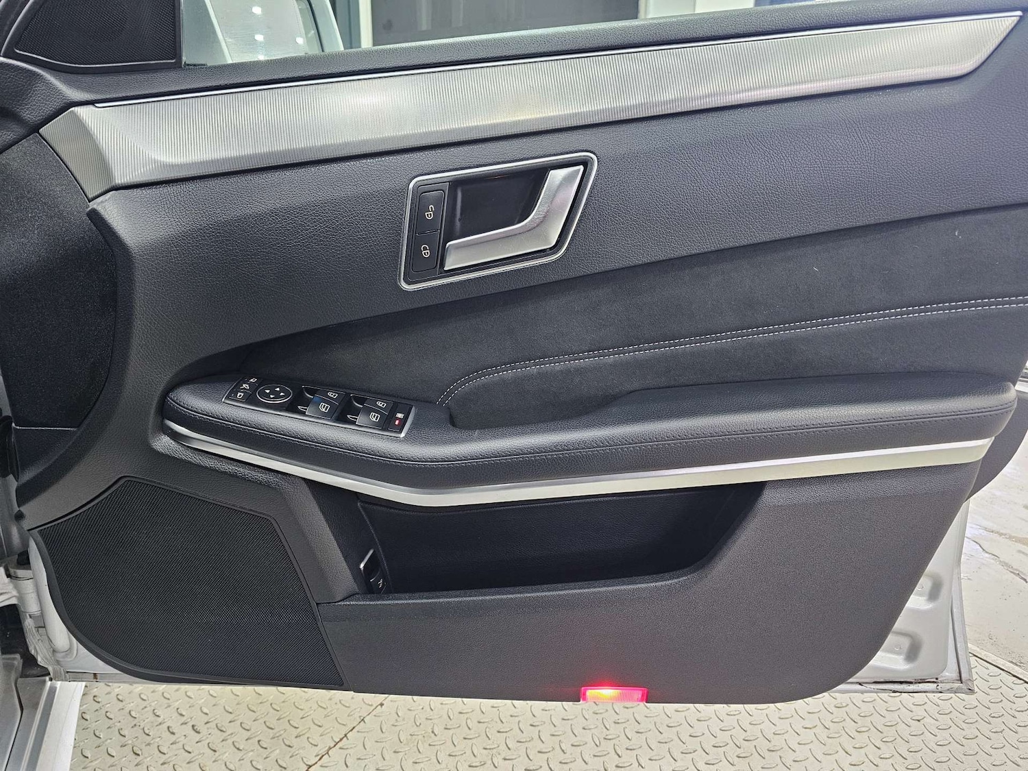 Used Mercedes-Benz E Class 2015 for sale - 76972350: Photo 71