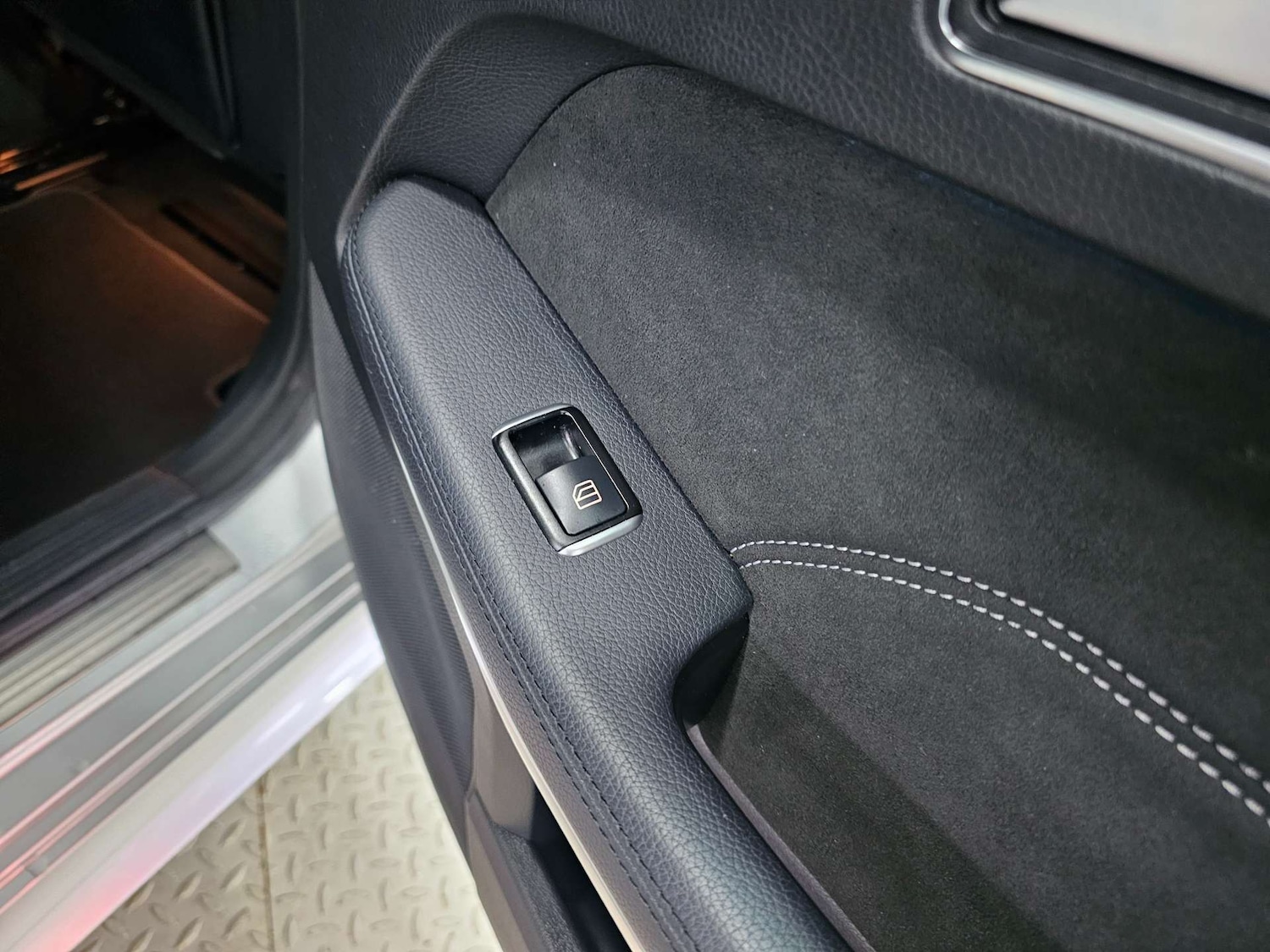 Used Mercedes-Benz E Class 2015 for sale - 76972350: Photo 78