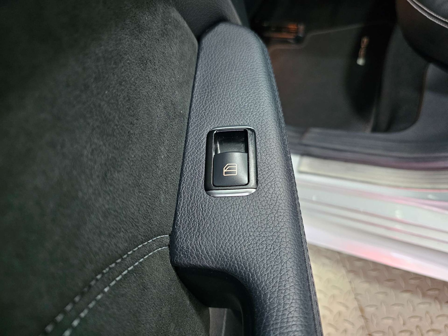 Used Mercedes-Benz E Class 2015 for sale - 76972350: Photo 81