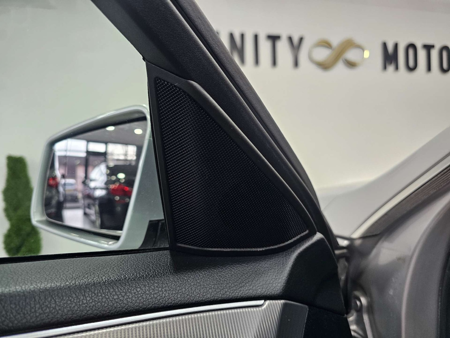 Used Mercedes-Benz E Class 2015 for sale - 76972350: Photo 86