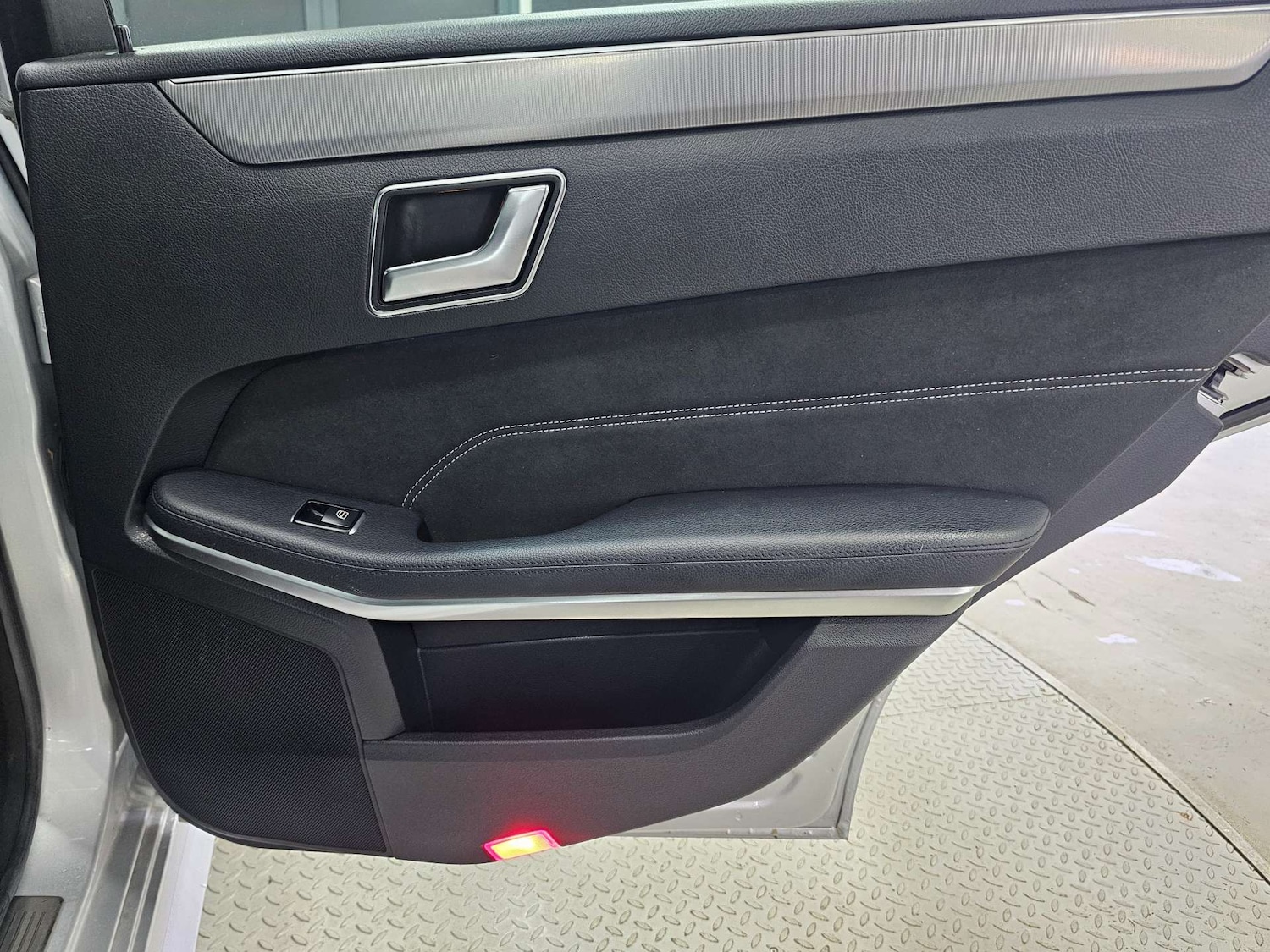 Used Mercedes-Benz E Class 2015 for sale - 76972350: Photo 89