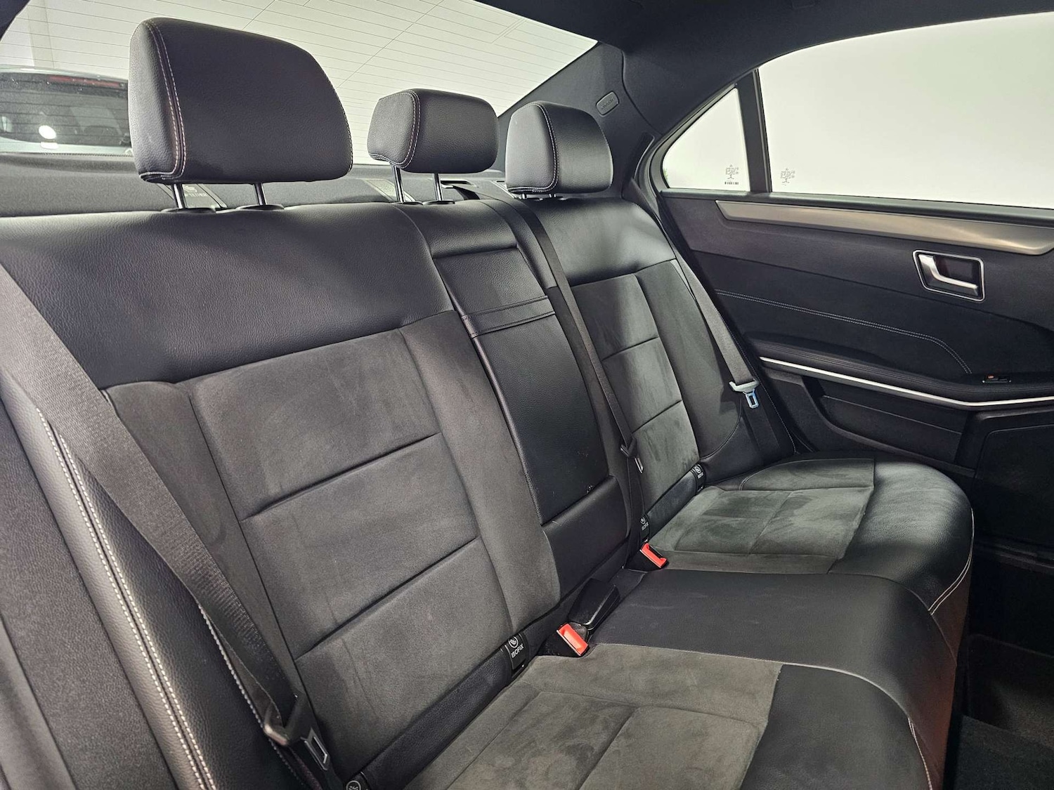 Used Mercedes-Benz E Class 2015 for sale - 76972350: Photo 90